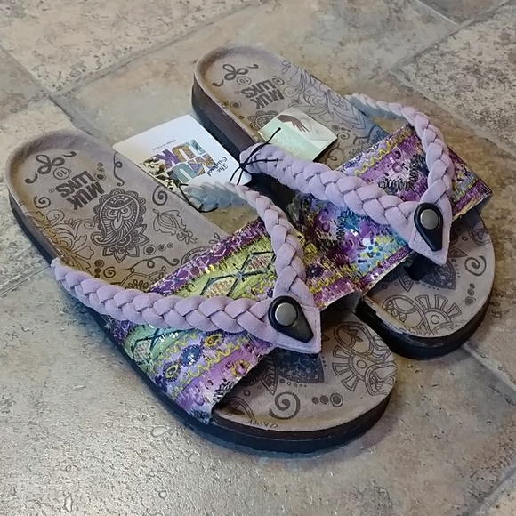 muk luk elaine sandals